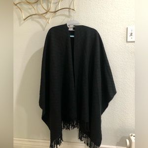 VTG Perry Ellis black ruana , cape , shawl shrug women